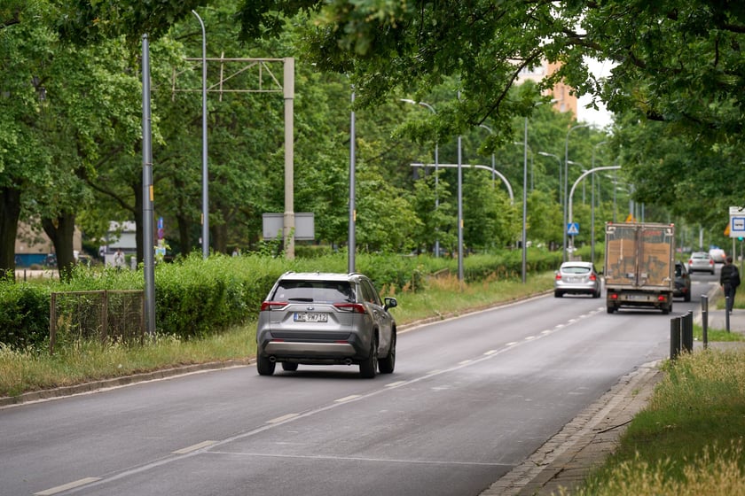 W ramach wiosennej edycji programu wymiany nawierzchni doczekały się m.in. ulice Ślężna i Kamienna.