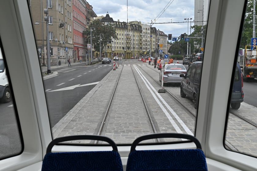 Przejazdy próbne tramwajów przez ul. Pomorską.