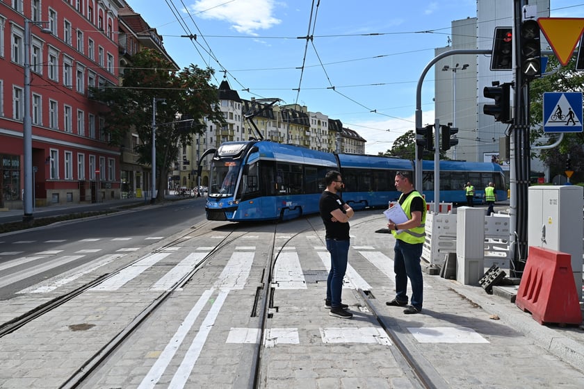 Drugi na Pomorską wjechał Moderus Gamma.