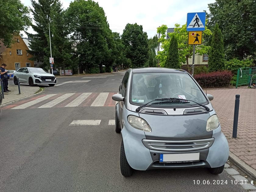 Nieprawidłowo zaparkowany pojazd