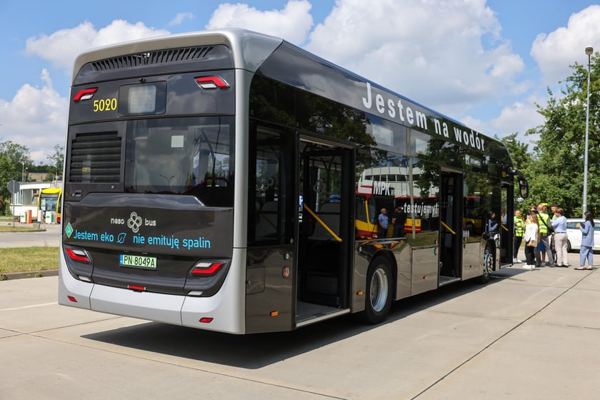 Wrocławskie MPK do 5 sierpnia testuje wodorowy autobus marki Nesobus.