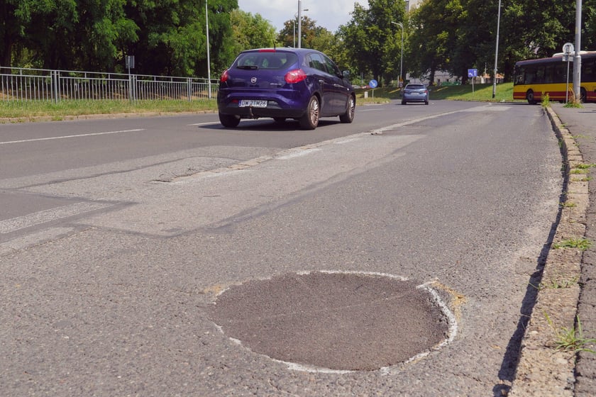 W ramach programu "Wrocław na dobrej drodze" naprawionych zostanie 16 ulic. Nowy asfalt pojawi się m.in. na Kozanowie