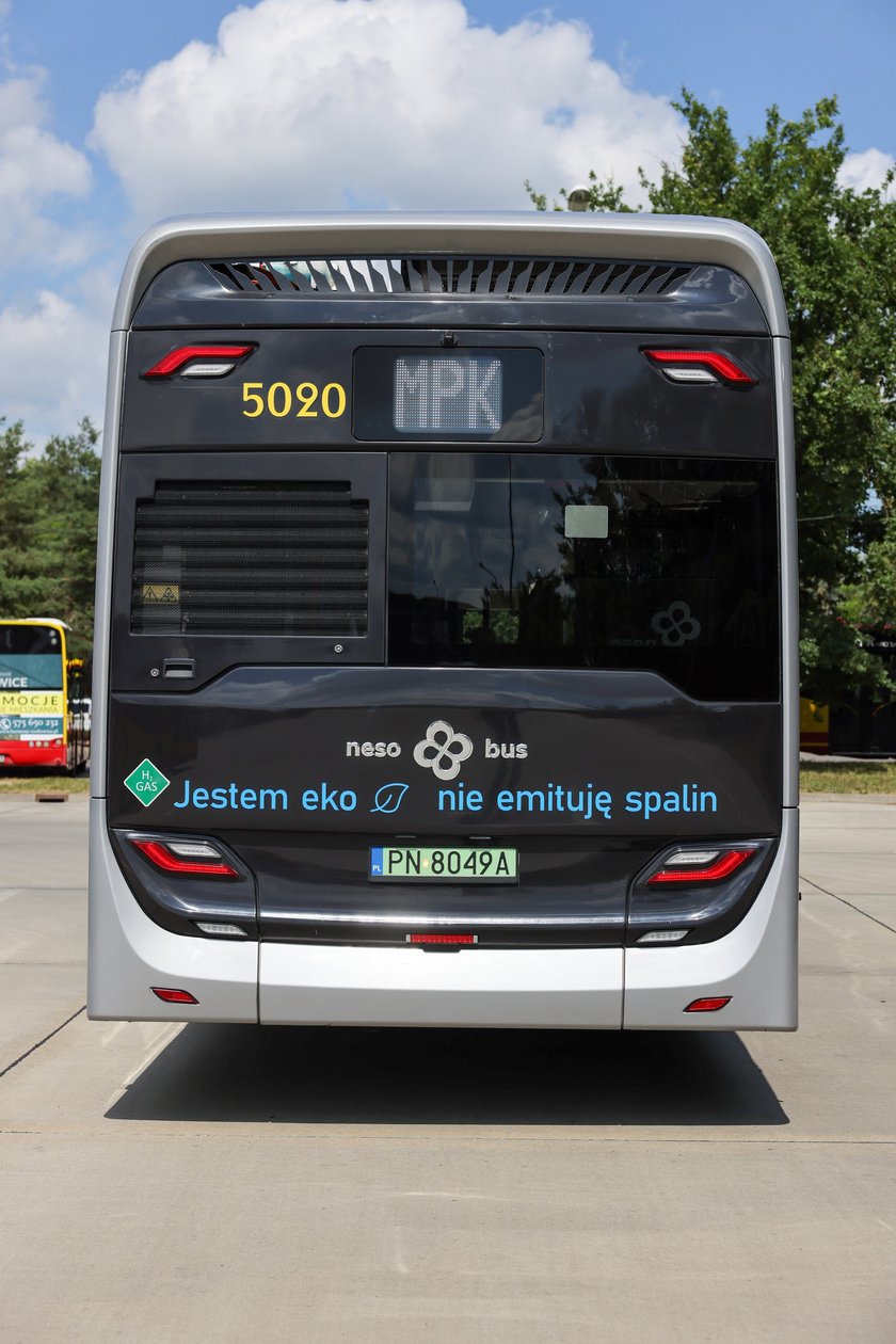 Wodorowy Nesobus na zajezdni MPK przy ul. Obornickiej