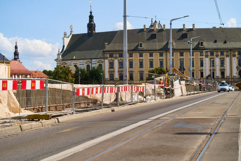 Remont mostu Uniwersyteckiego