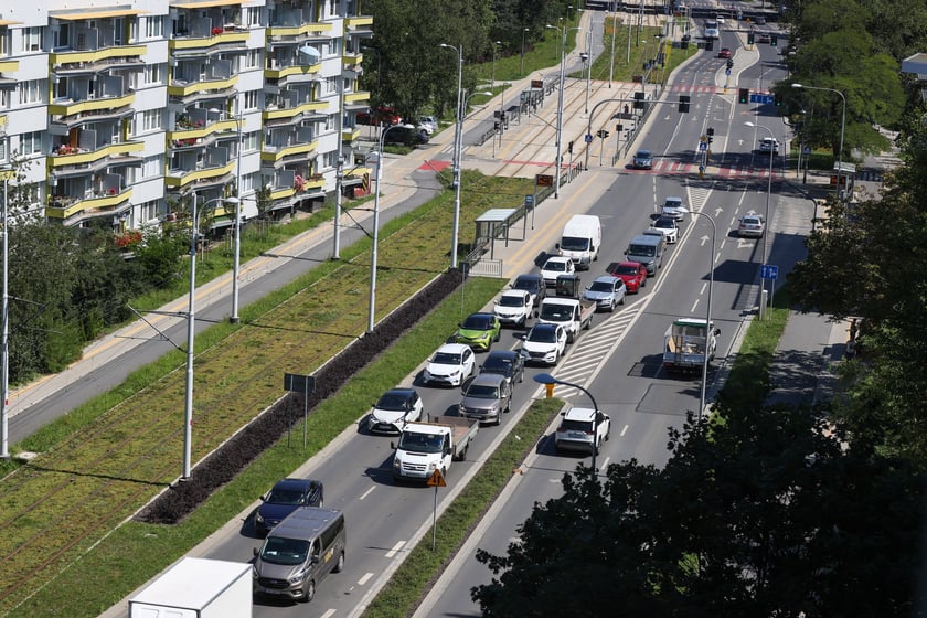 Ulica Popowicka - miejsce tragicznego wypadku, w którym pod kołami tramwaju zginął rowerzysta