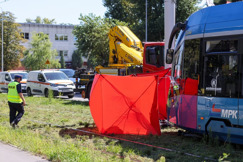 Ulica Popowicka - miejsce tragicznego wypadku, w którym pod kołami tramwaju zginął rowerzysta