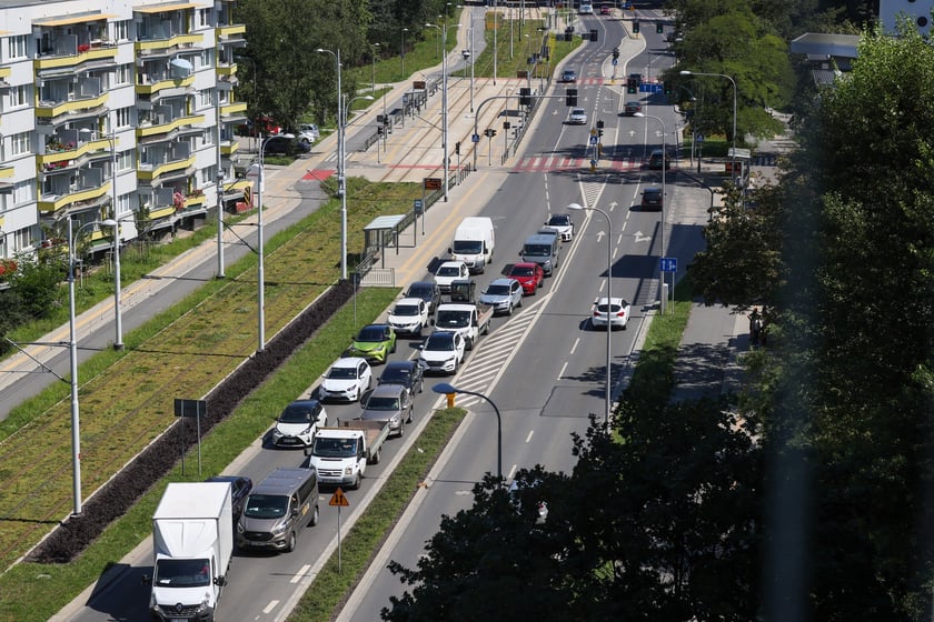 Ulica Popowicka - miejsce tragicznego wypadku, w którym pod kołami tramwaju zginął rowerzysta