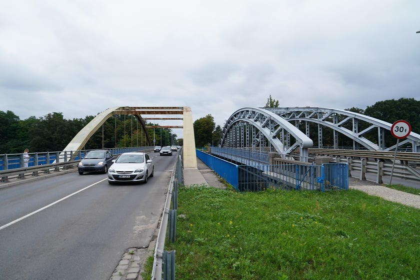 przywrócony ruch samochodowy na moście Jagiellońskim, poniedziałek 19.08.2024