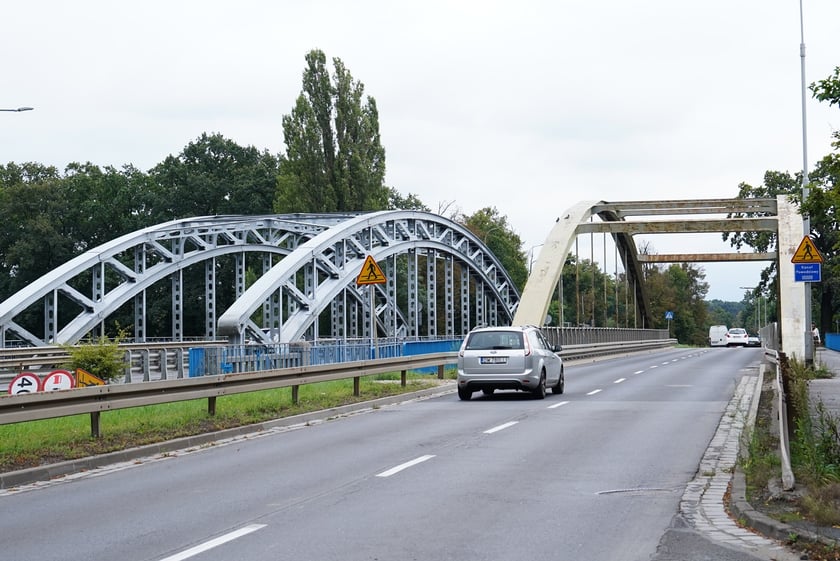 przywrócony ruch samochodowy na moście Jagiellońskim, poniedziałek 19.08.2024