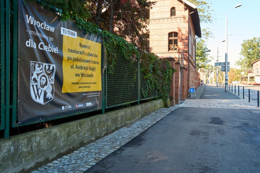 Droga pieszo-rowerowa na ul. Wajdy. Wyremontowany odcinek od mostu Zwierzynieckiego wzdłuż zoo