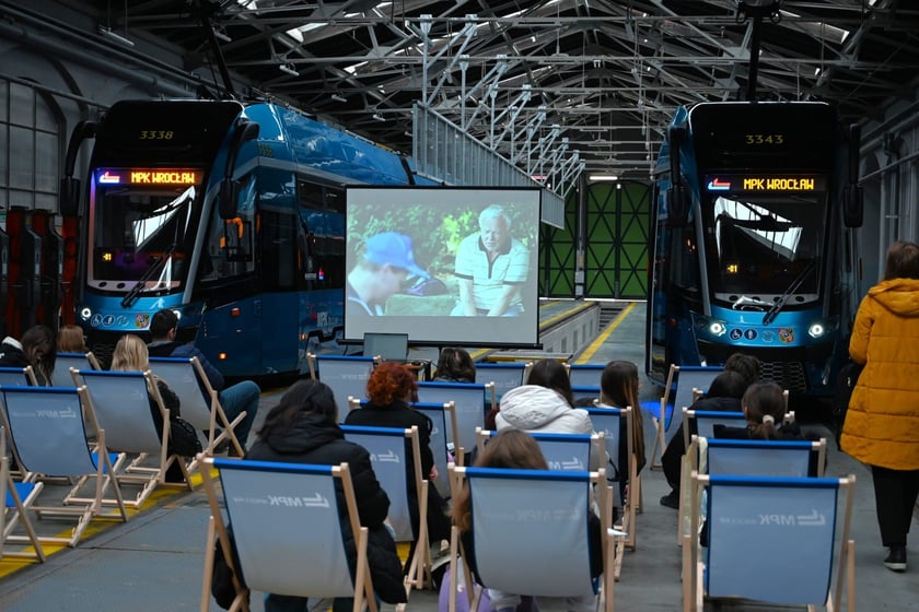 Uroczystość nadania imienia Marka Hłaski wrocławskiemu tramwajowi, 22 listopada 2024