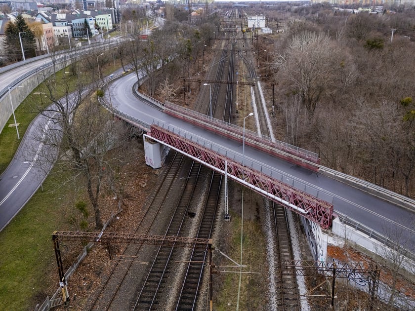 Wiadukt samochodowy na ul. Strzegomskiej. Rozpoczęły się prace nad dokumentacją niezbędna do przeprowadzenia remontu obiektu