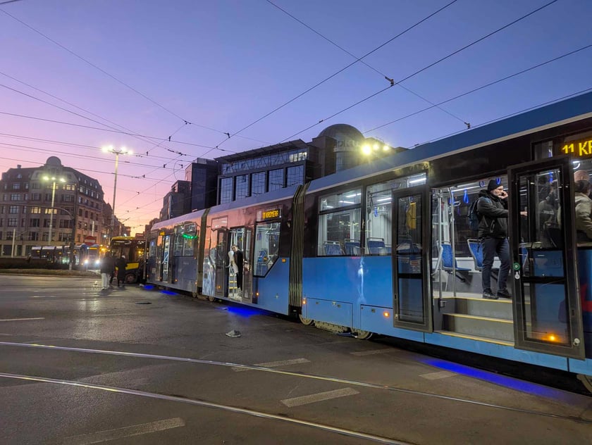 Zderzenie dwóch tramwajów na placu Dominikańskim we Wrocławiu