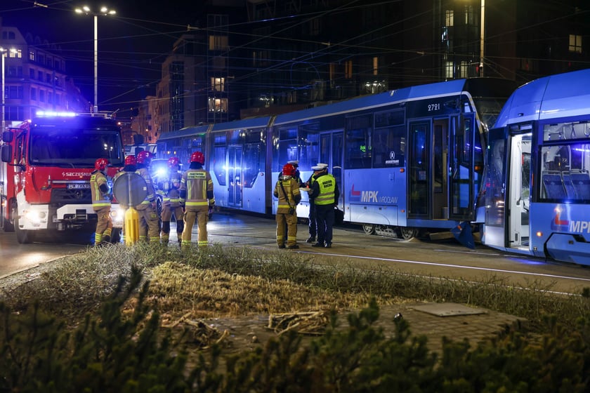Zderzenie dwóch tramwajów na placu Dominikańskim we Wrocławiu