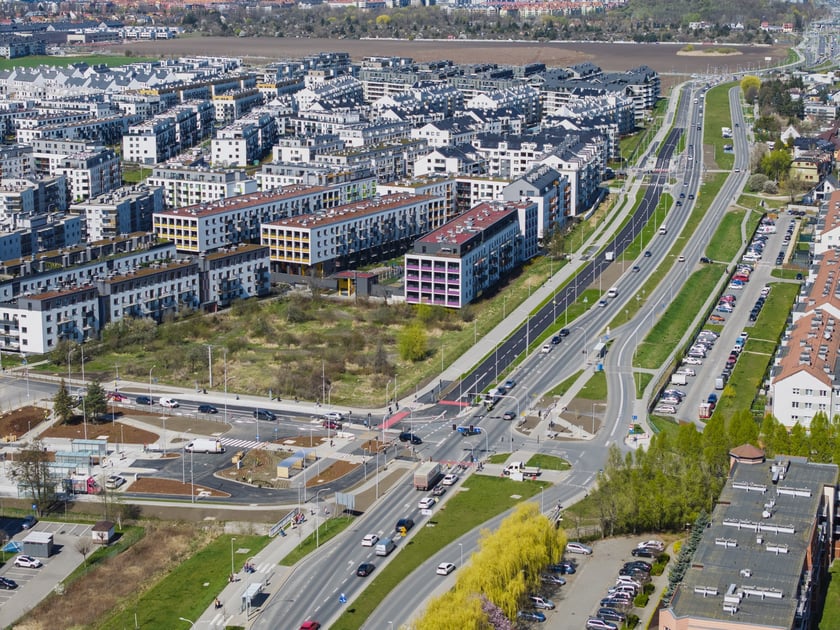 Pętla "Jagodno" i trasa autobusowa w kierunku centrum. Zdjęcie z lotu ptaka