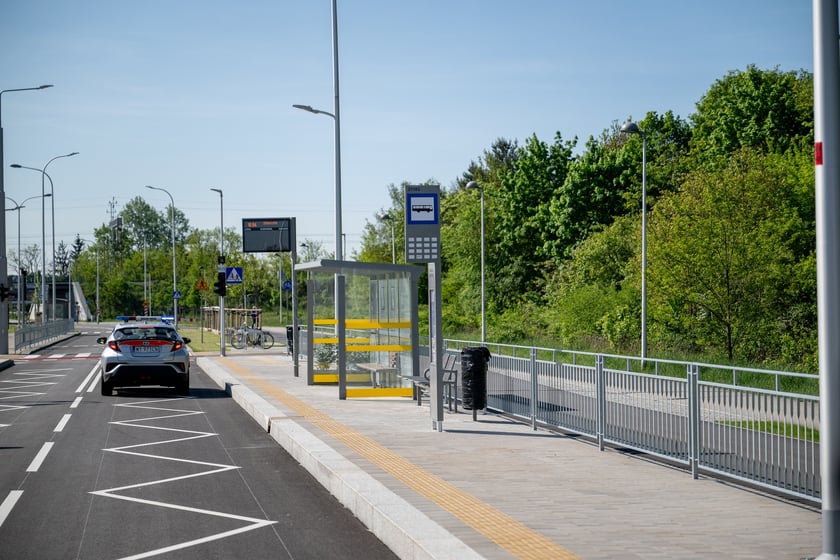 Przejazd wydzieloną trasą autobusową na Jagodno