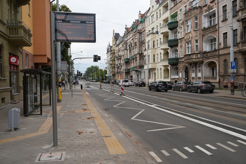Przystanki wiedeńskie przy skrzyżowaniu ulic Sienkiewicza i Piastowskiej w przeddzień uruchomienia