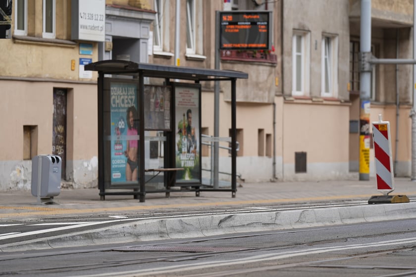 Przystanki wiedeńskie przy skrzyżowaniu ulic Sienkiewicza i Piastowskiej w przeddzień uruchomienia
