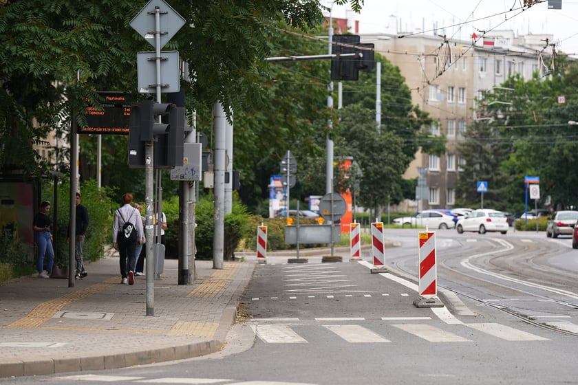 Przystanki wiedeńskie przy skrzyżowaniu ulic Sienkiewicza i Piastowskiej w przeddzień uruchomienia
