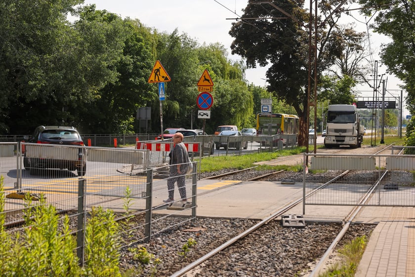 Remont torowiska na Kosmonautów rozpocżął się w sobotę 31 maja. Tramwaje na Leśnicę nie pojadą przez trzy miesiące