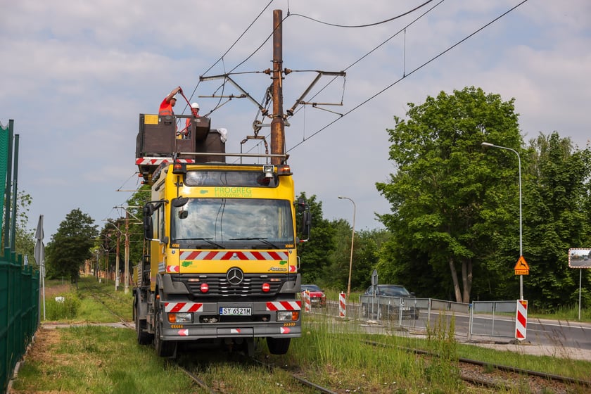Remont torowiska na Kosmonautów rozpocżął się w sobotę 31 maja. Tramwaje na Leśnicę nie pojadą przez trzy miesiące