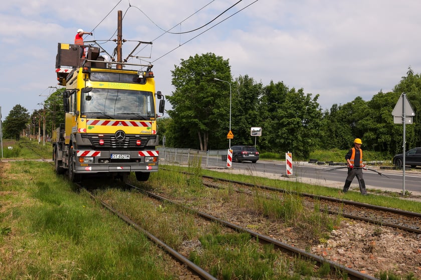 Remont torowiska na Kosmonautów rozpocżął się w sobotę 31 maja. Tramwaje na Leśnicę nie pojadą przez trzy miesiące
