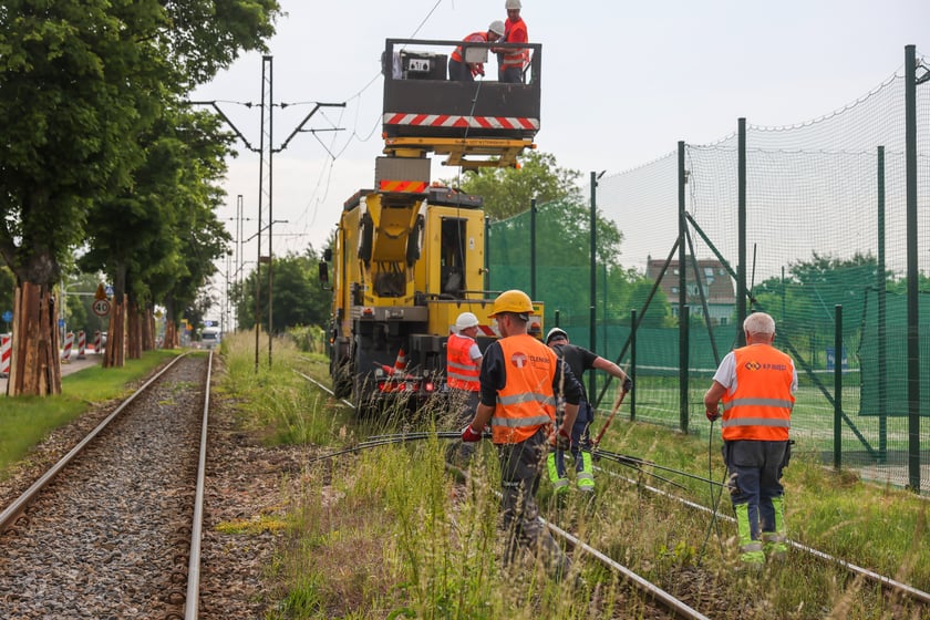 Remont torowiska na Kosmonautów rozpocżął się w sobotę 31 maja. Tramwaje na Leśnicę nie pojadą przez trzy miesiące