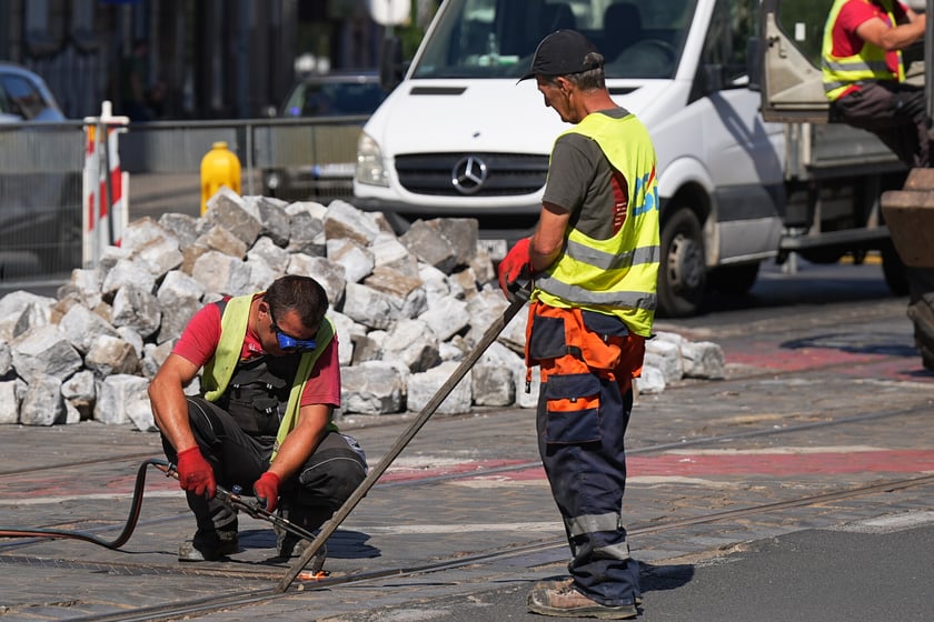 Na skrzyżowaniu ulic Pomorskiej i Dubois w sobotę 5 lipca rozpoczął się remont torowiska