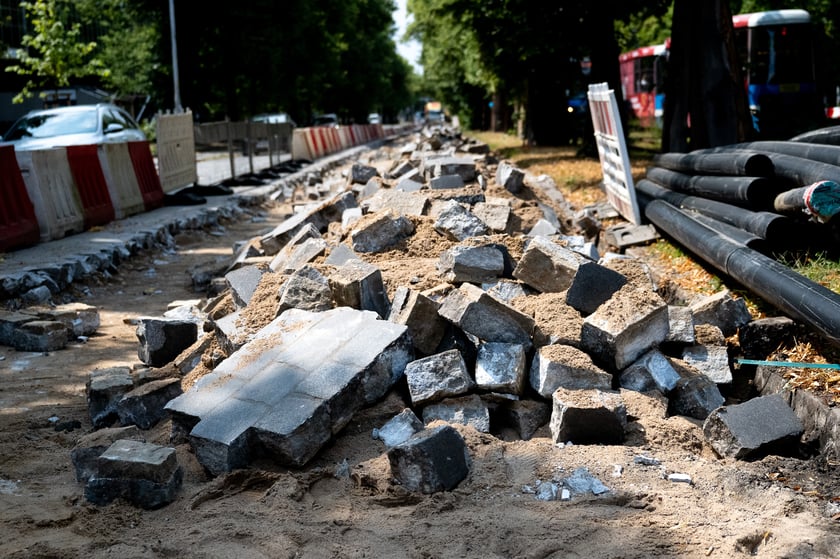 Prace na ul. Powstańców Śląskich we Wrocławiu, 15 lipca 2025
