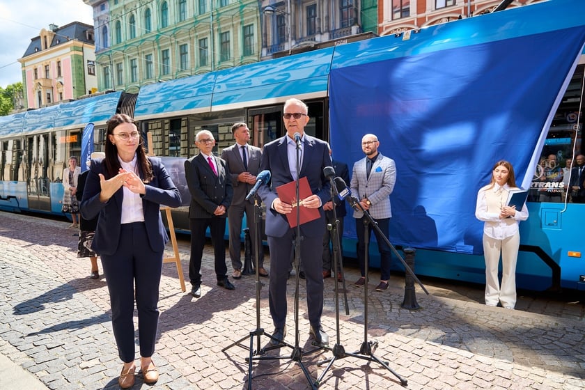 Tramwaj im. Piotra Bednarza – nadanie imienia. Uczestnicy spotkania, 22 sierpnia 2025 r.