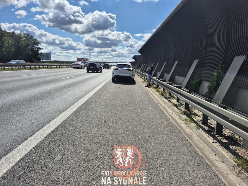 Wypadek na AOW - zderzyły się trzy samochody (24 sierpnia)