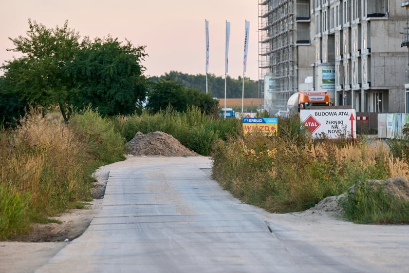 Aleja Architektów i jej otoczenie - istniejące i powstające budynki na Nowych Żernikach na osiedlu Leśnica