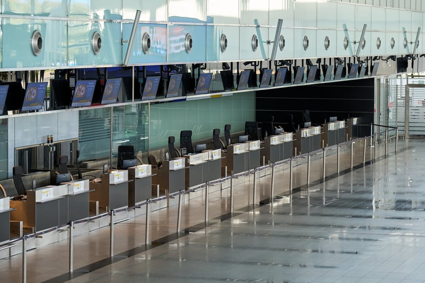 Wrocławskie lotnisko zamknięte do 4 grudnia 2025. Pusty terminal. Wrocław, 26.10.2025