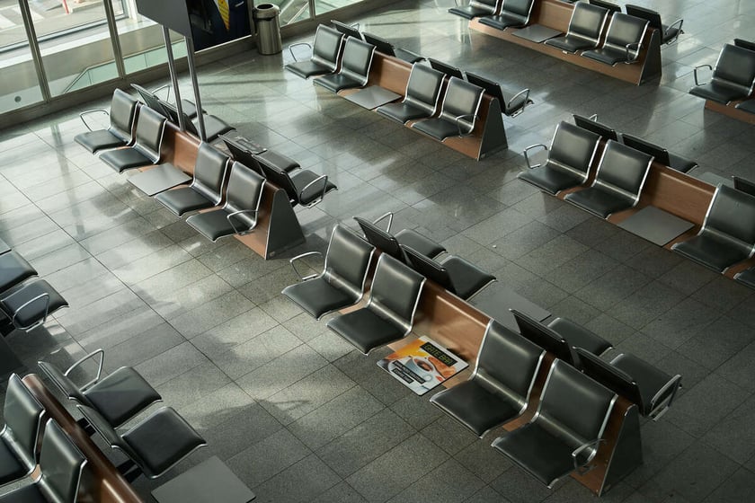 Wrocławskie lotnisko zamknięte do 4 grudnia 2025. Pusty terminal. Wrocław, 26.10.2025