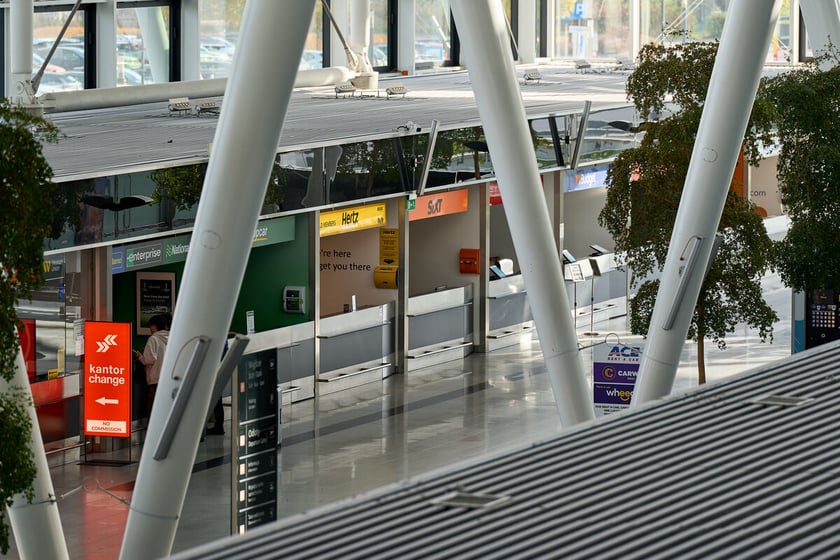 Wrocławskie lotnisko zamknięte do 4 grudnia 2025. Pusty terminal. Wrocław, 26.10.2025