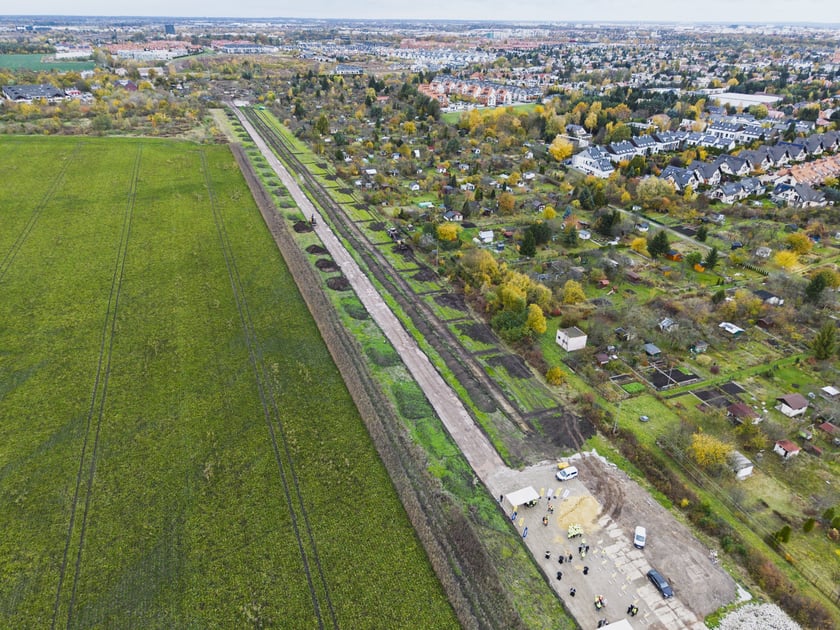 Widok na teren budowy Wschodniej Obwodnicy Wrocławia od strony ul. Grota-Roweckiego&nbsp;