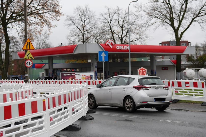 Budowa trasy autobusowo-tramwajowej na Swojczyce. Utrudnienia w ruchu. Wrocław, 15.11.2025
