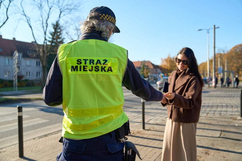 Straż Miejska Wrocławia od dziś rozdaje ulotki informujące o zmianach w komunikacji związanych z budową tramwaju na Swojczyce