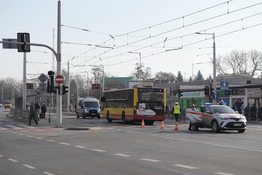 Wypadek na skrzyżowaniu Gubińskiej i Strzegomskiej (9 marca)