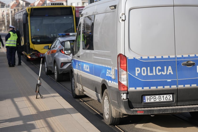 Wypadek na skrzyżowaniu Gubińskiej i Strzegomskiej (9 marca)