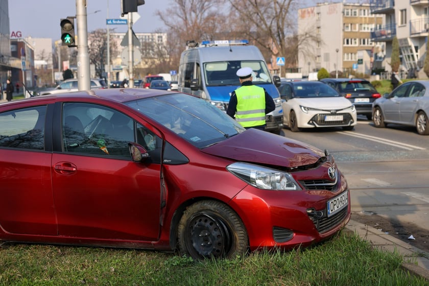 Wypadek przy ul. Strzegomskiej we Wrocławiu, 19.03.2026 r.