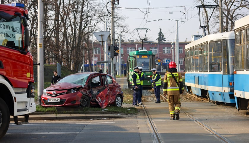 Wypadek przy ul. Strzegomskiej we Wrocławiu, 19.03.2026 r.