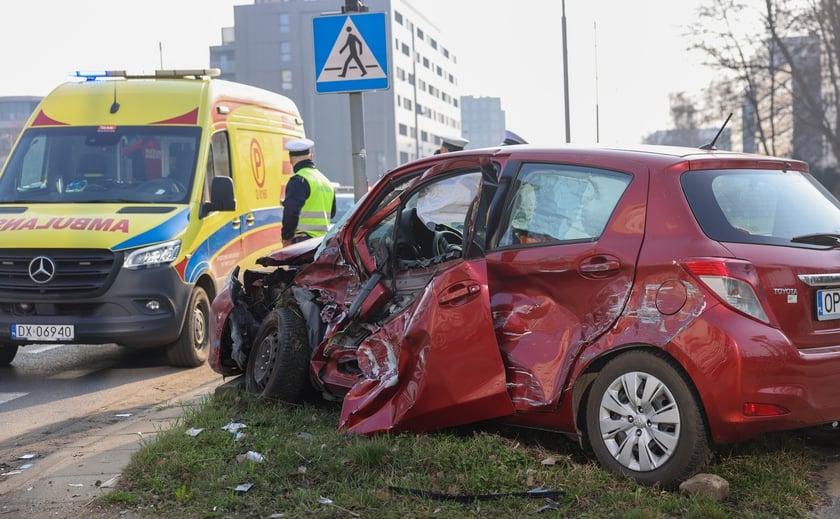 Wypadek przy ul. Strzegomskiej we Wrocławiu, 19.03.2026 r.