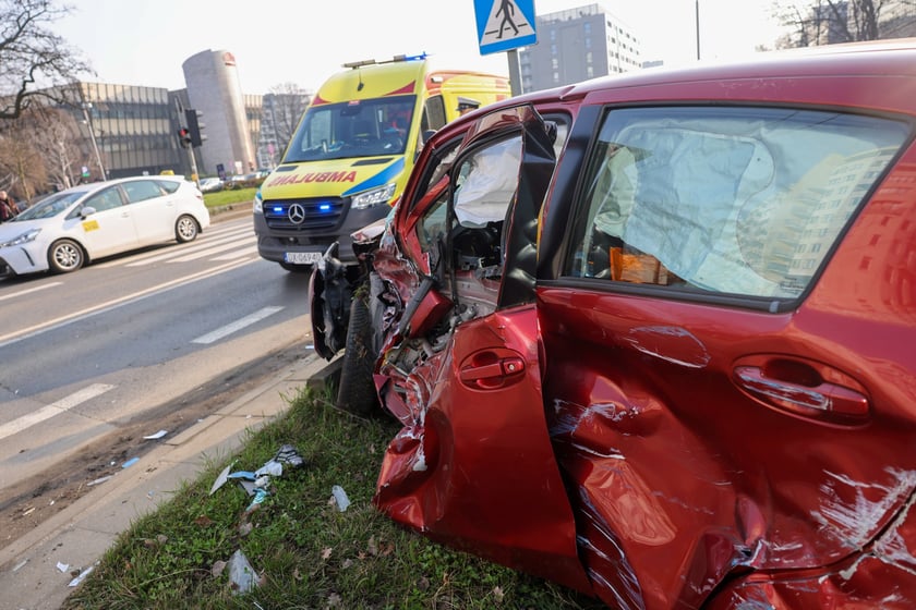 Wypadek przy ul. Strzegomskiej we Wrocławiu, 19.03.2026 r.