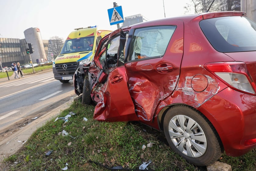 Wypadek przy ul. Strzegomskiej we Wrocławiu, 19.03.2026 r.