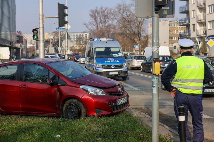 Wypadek przy ul. Strzegomskiej we Wrocławiu, 19.03.2026 r.