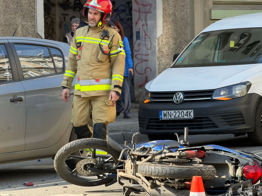 Wypadek  u zbiegu ulic Święto Wincentego i Trzebnickiej. Motocyklista został potrącony przez taksówkę