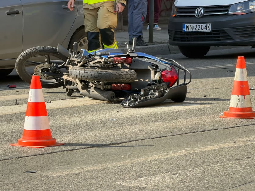 Wypadek  u zbiegu ulic Święto Wincentego i Trzebnickiej. Motocyklista został potrącony przez taksówkę