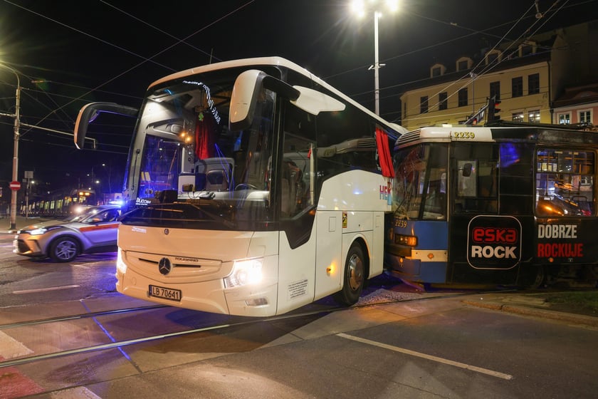 Wypadek autokaru i tramwaju we Wrocławiu, 2 kwietnia