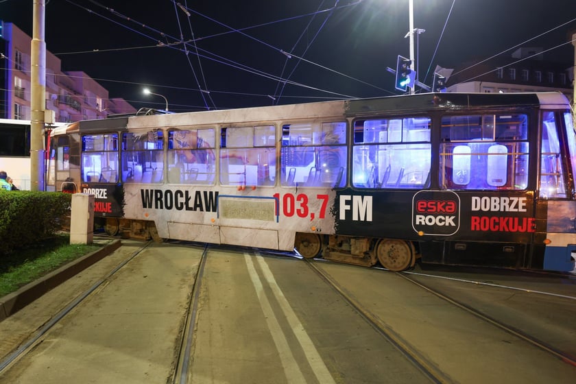 Wypadek autokaru i tramwaju we Wrocławiu, 2 kwietnia
